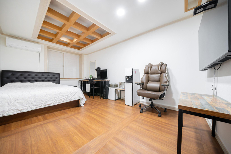 Bedroom 4, Gwangju Sangmu Q, Gwangsan