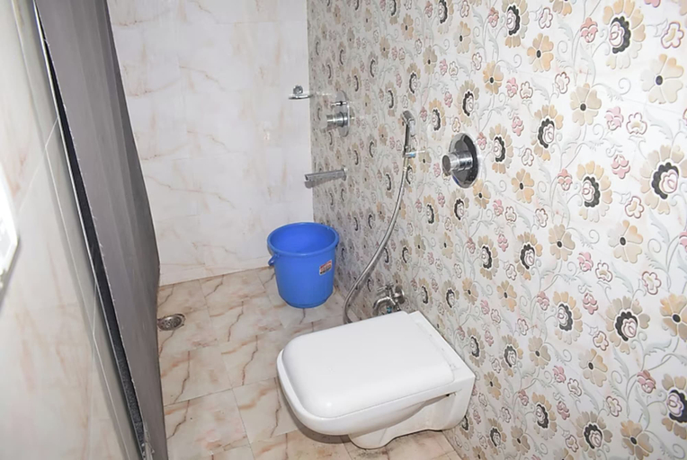 Bathroom, Goroomgo Swapnalok Lonavala, Pune