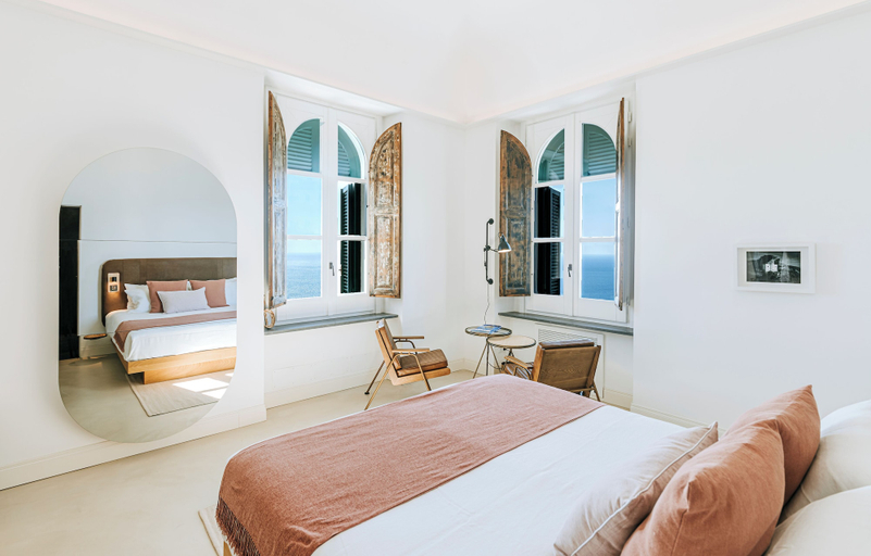 Bedroom 4, Faro Punta Imperatore, Napoli