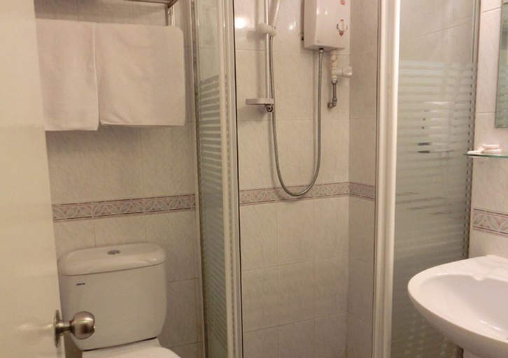 Bathroom 4
