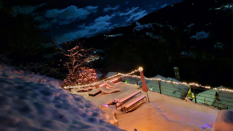 Others 4, Mattertal Lodge, Visp