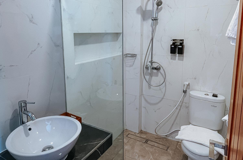 Bathroom 6