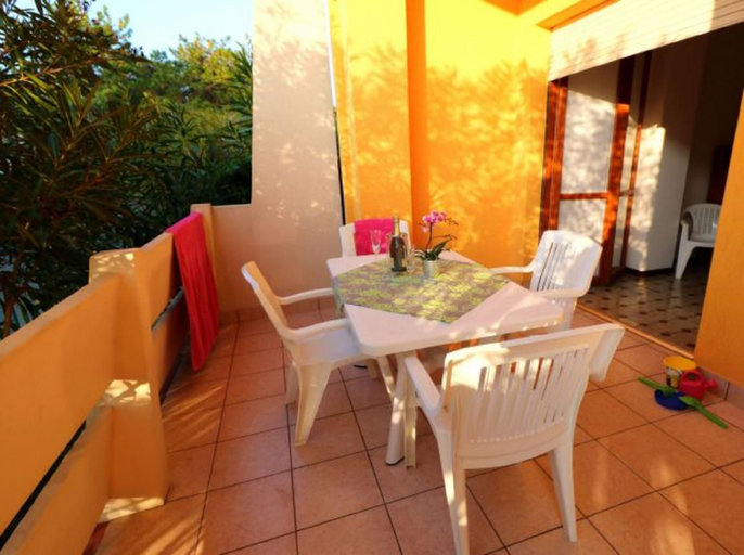 Others 5, Elegant Seafront Residence in Bibione, Venezia