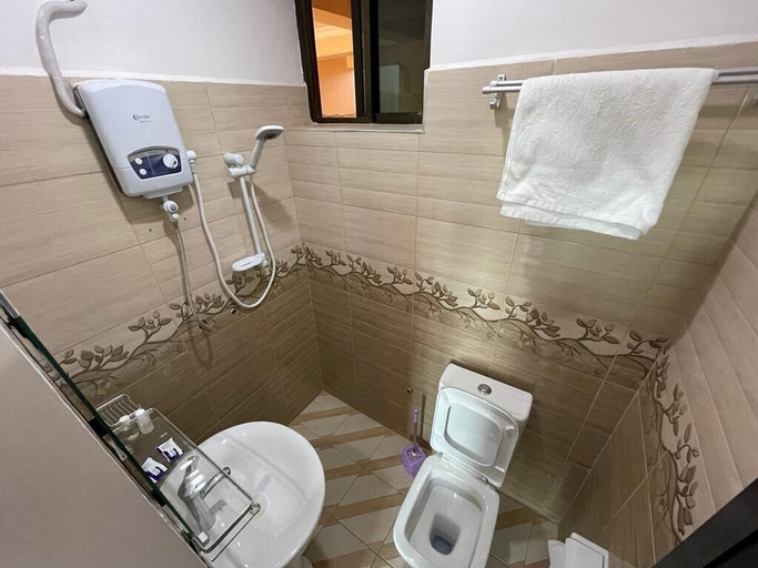 Bathroom 3, D&D Apartments, Moshi Urban