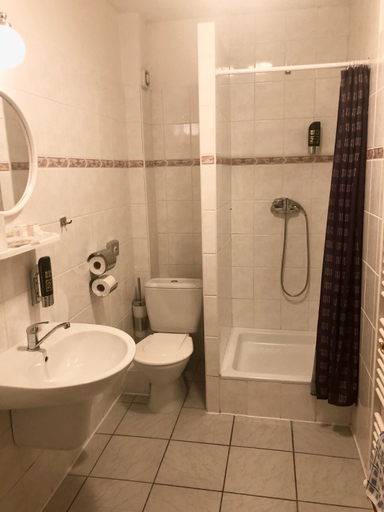 Bathroom 3, Hotel Classic, Hradec Králové