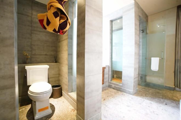 Bathroom 4, Shangri-La Fanyue Mountain Resort, Dêqên Tibetan