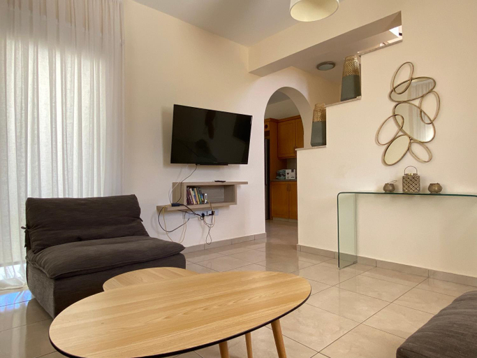 Others 5, Luxury Villa Phaedra