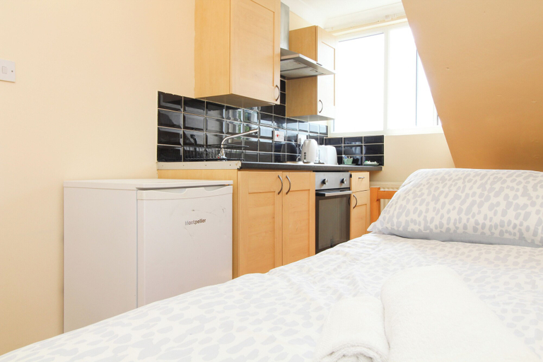 Bedroom 5, Cosy Studio in Polygon Centre, Southampton