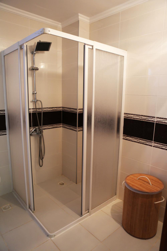 Bathroom 3, Kas Guzey apart 3+1 Doga ve deniz manzaralı, Kaş