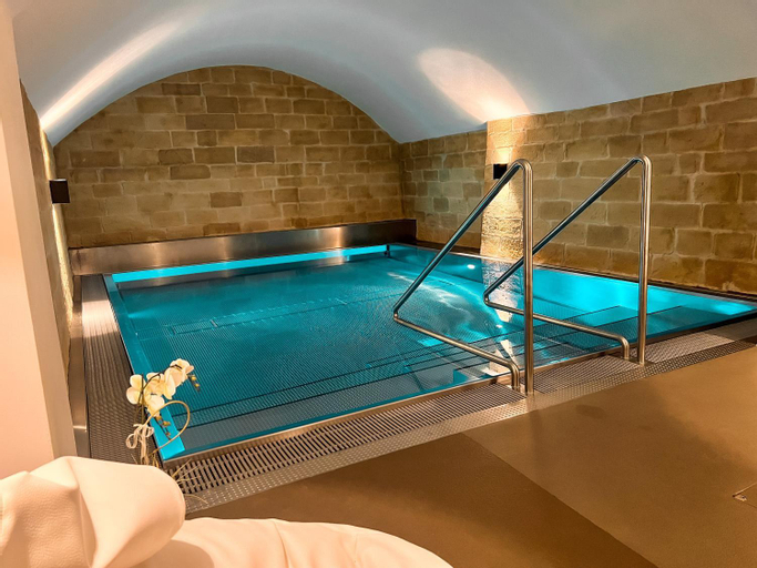 Sport & Beauty 2, Moderne Altbauwohnung im Zentrum von Bern mit Wellness, Bern
