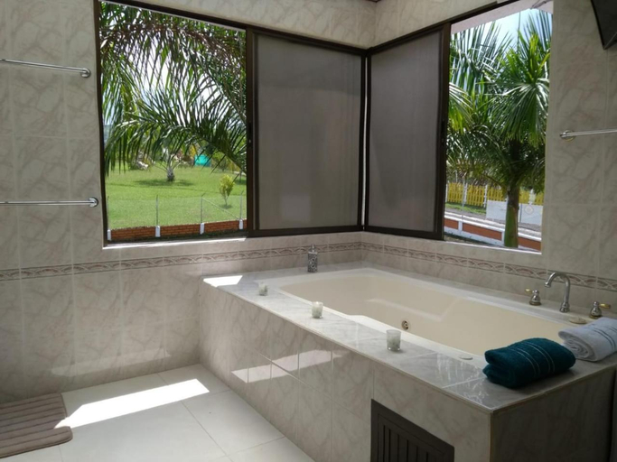 Bathroom 3, Hotel Casa Confort, Santa Rosa de Cabal