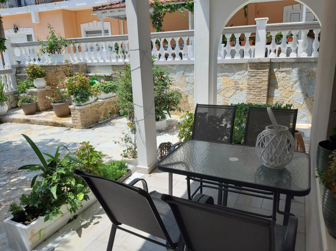 Others 4, Villa Pappas, Epirus