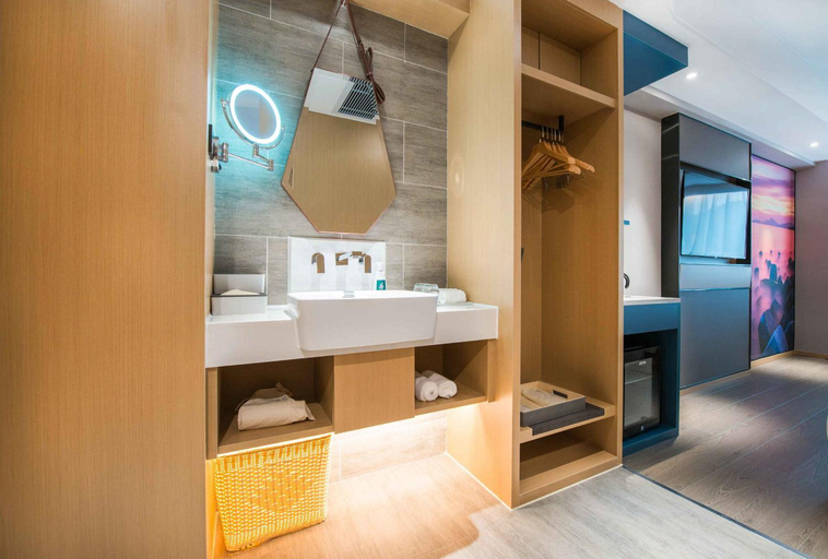 Bathroom 4