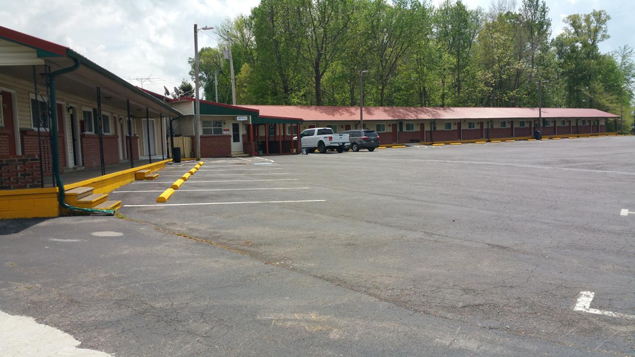Others 5, Budget Inn, Macon