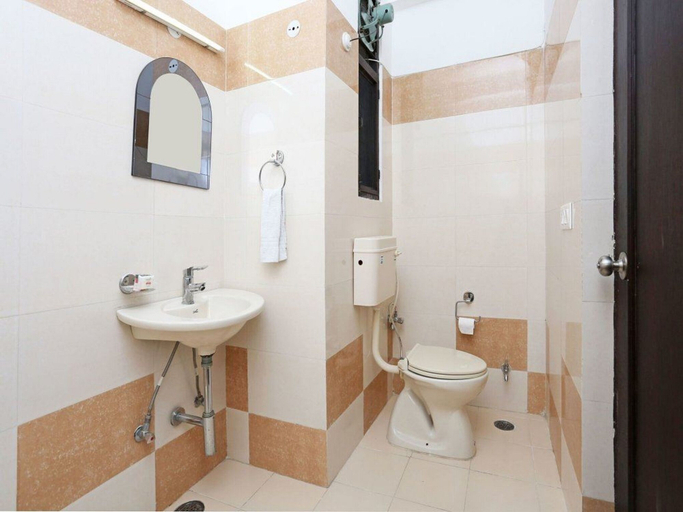 Bathroom 3, Hotel Hari Villa, Jaipur