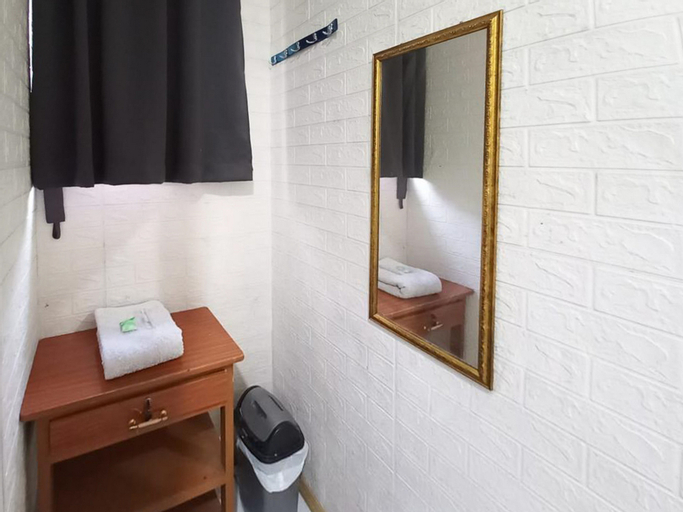 Bathroom 19