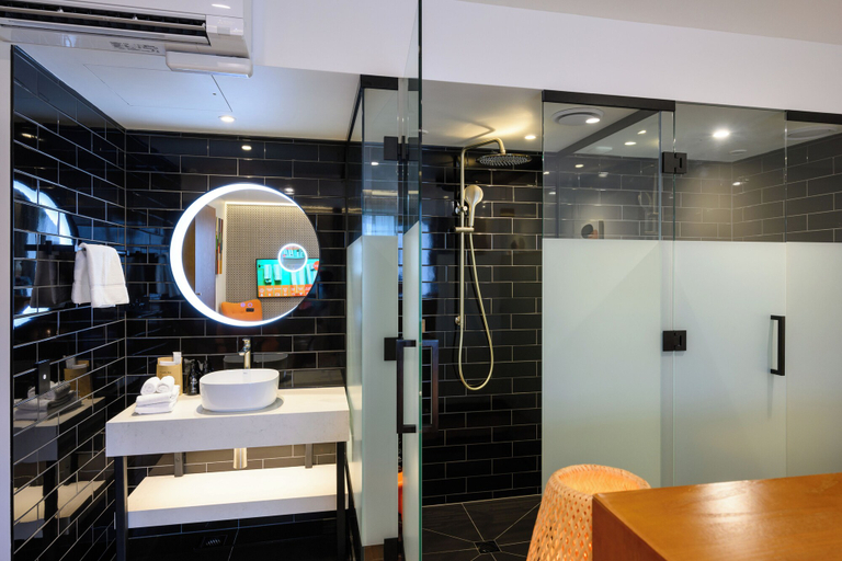 Bathroom 5, Ohtel Auckland, Waitakere