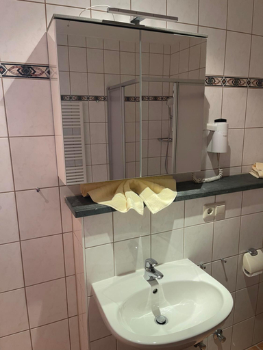 Bathroom 3, Hafen Seedorf Haus 1, Vorpommern-Rügen