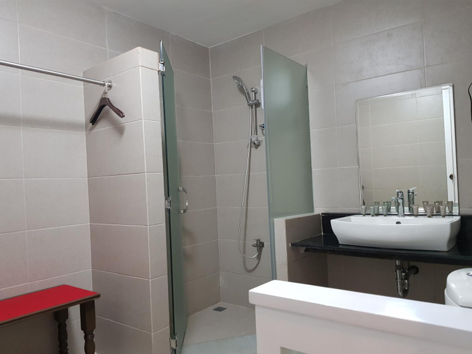 Bathroom 3, Casa Estela Boutique Hotel & Cafe, Calapan City