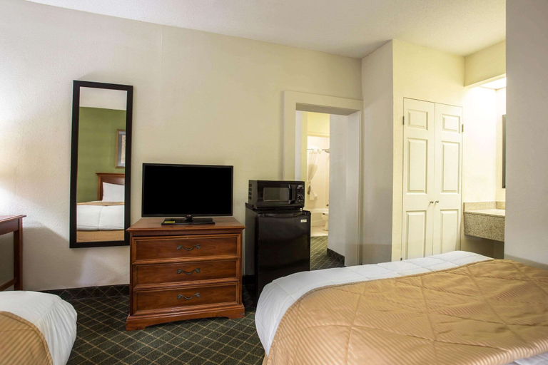 Bedroom 3, Clarion Inn & Suites Aiken South, Aiken