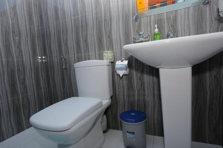 Bathroom 2, Leisure Dream Inn, Ella