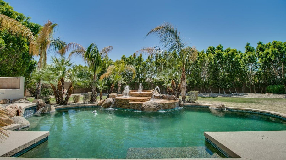 Sport & Beauty 2, Litchfield Estate With Resort-Like Backyard Oasis, Maricopa