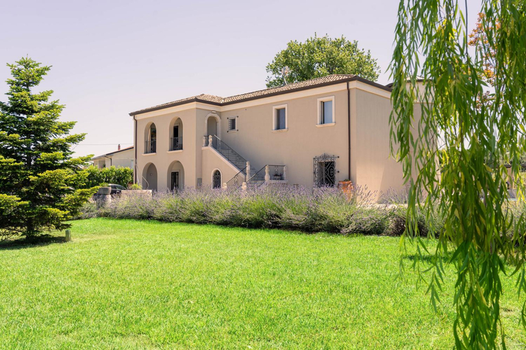 Others 5, Ayma B&B, Avellino