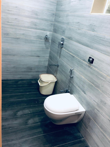 Bathroom 2, Sameena Guest House, Satara