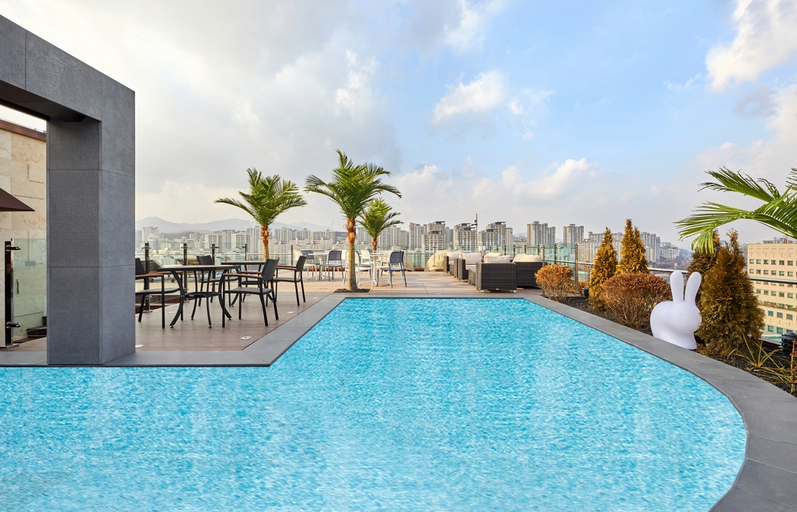 Sport & Beauty, Skypark Central Seoul Pangyo, Seongnam