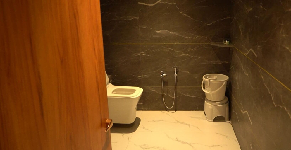 Bathroom, Hotel OM Tapovan, Gandhinagar