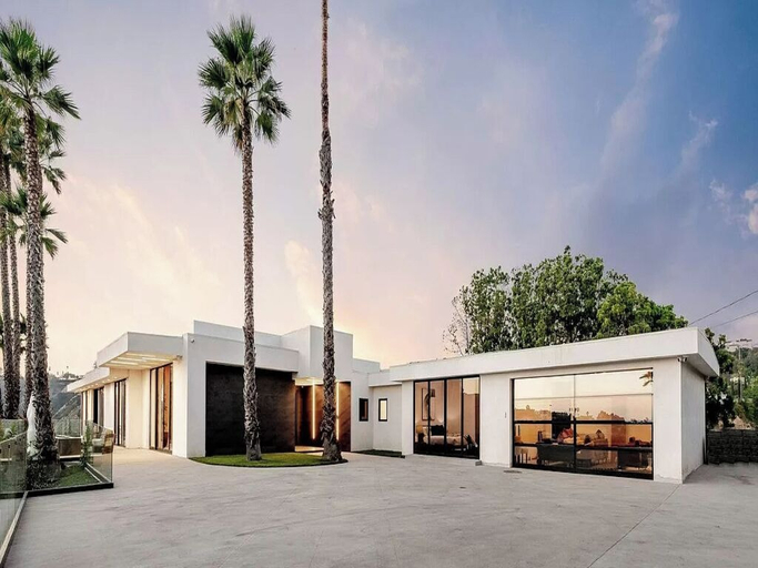 Exterior & Views 2, Monarch Modern, Los Angeles