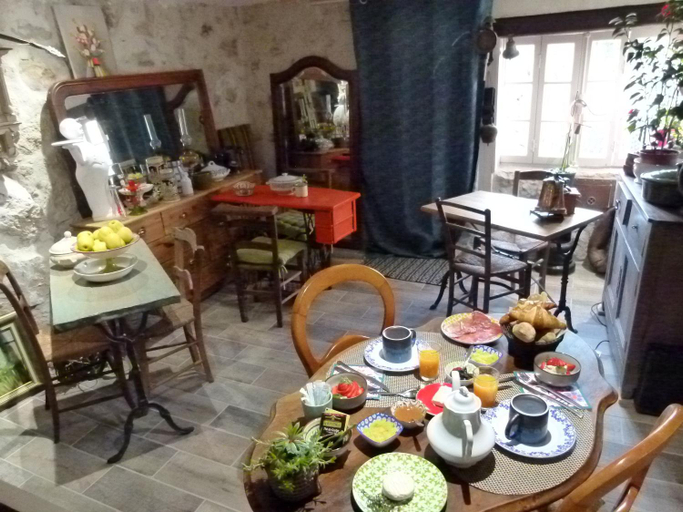 Food & Drinks 4, chambre campagnarde, Var