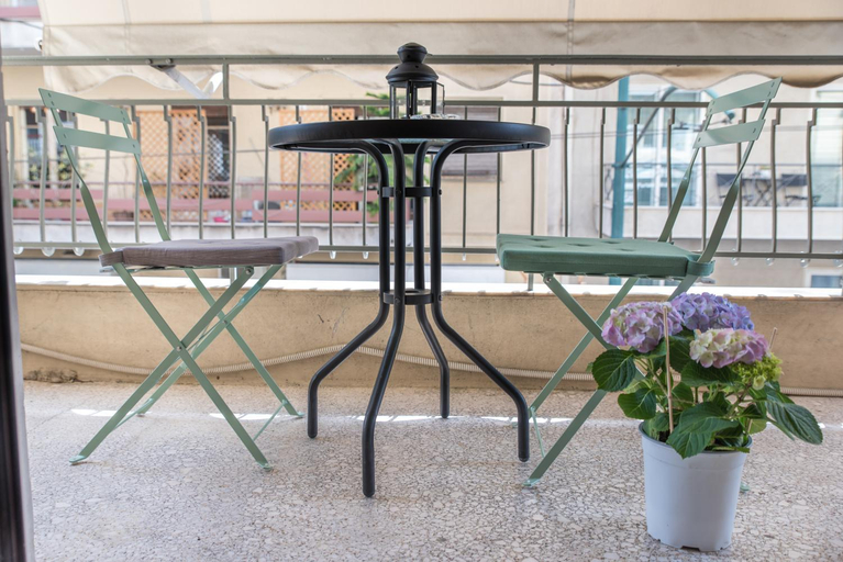 Others 4, Amazing apartment 2 min to Acropolis, Attica