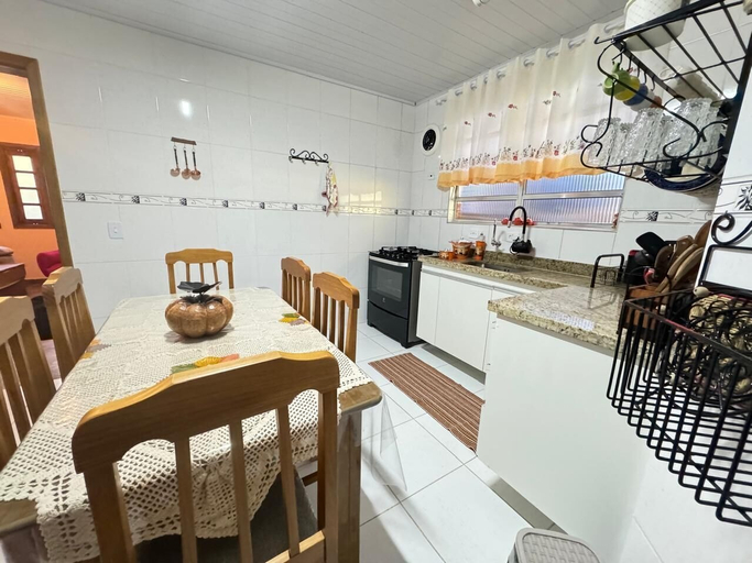 Food & Drinks, Luxury 3 Bedroom Home, Campo Limpo Paulista