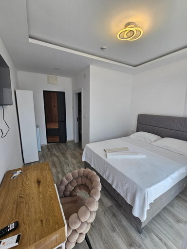 Others 4, La Vida Apartments