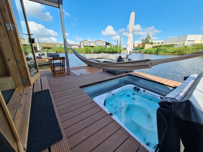 Sport & Beauty 2, Wikkelboats at Tramkade Den Bosch, 's-Hertogenbosch