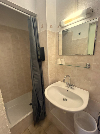 Bathroom 5, Hôtel Le Bon Accueil, Corse-du-Sud