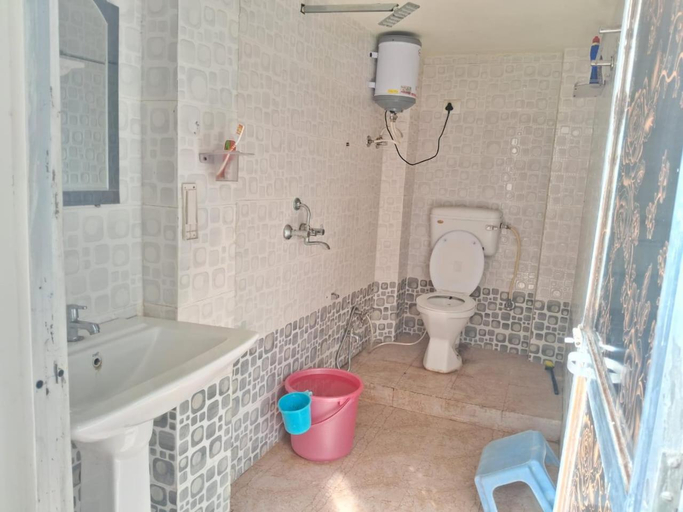 Bathroom 3, Jajora Hotel by Premier Hotels, Udaipur