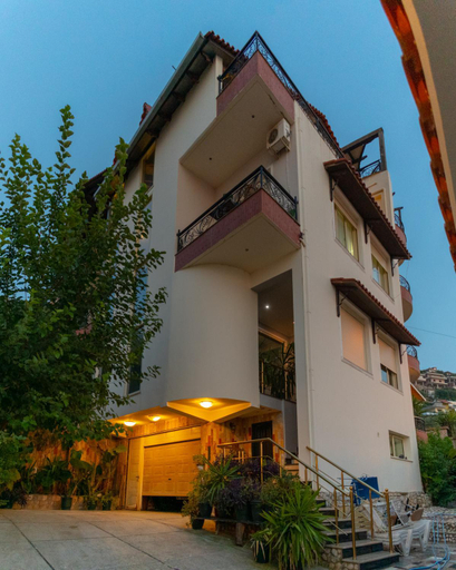 Others 2, Vila Zahaj, Vlorës