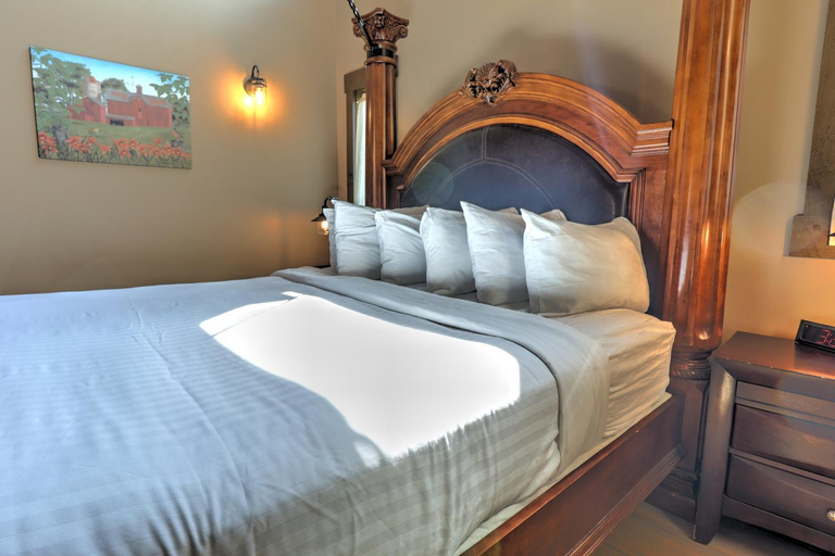Bedroom 2, Premier Cottages by Amish Country Lodging, Holmes