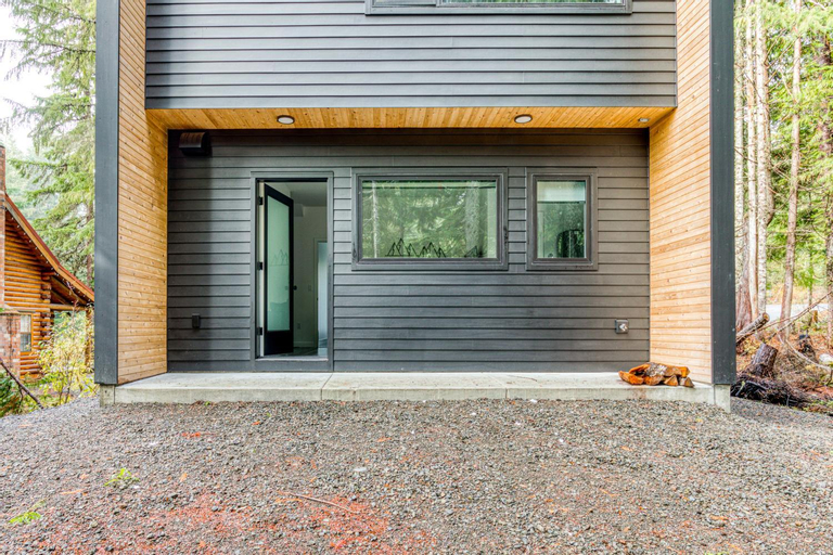Exterior & Views 1, Wyeast Trail, Clackamas