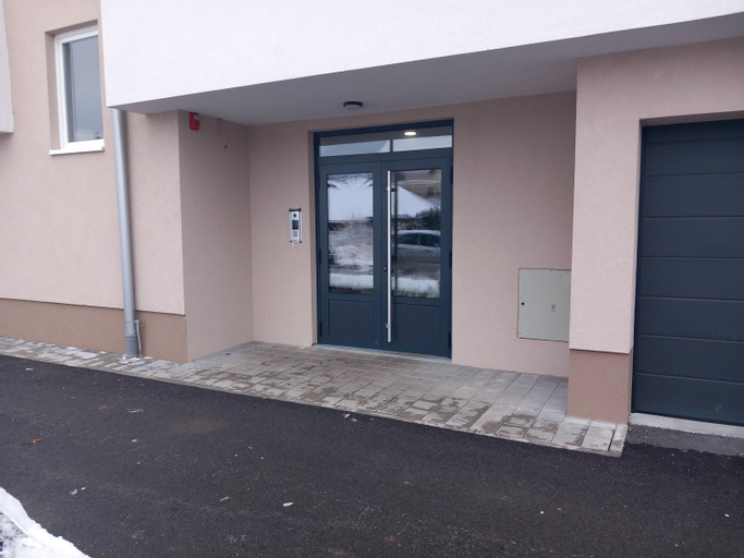 Exterior 14