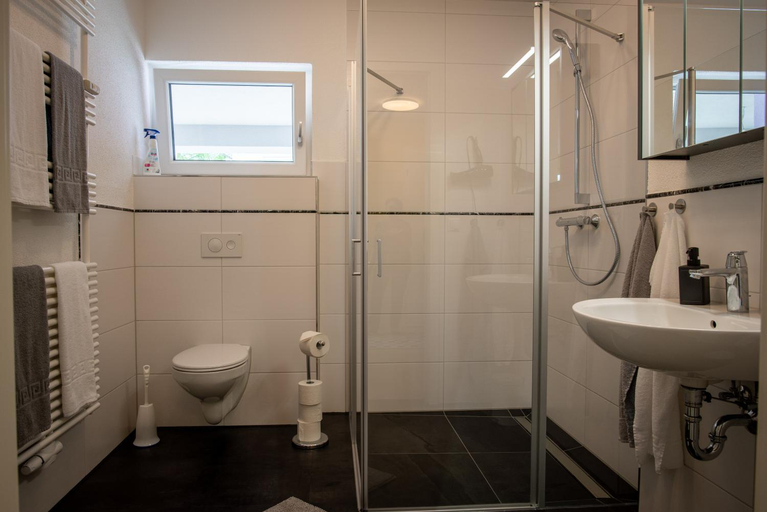 Bathroom, Im Unterdorf Apartments Rust, Ortenaukreis