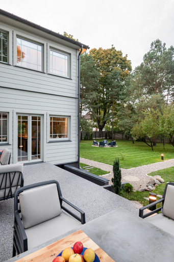 Others 4, Suite with private bathroom at three bedroom interwar Villa Grabyte with daily spaces to share by pi, Kauno