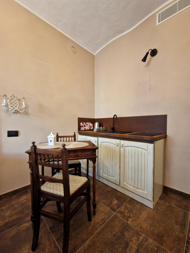 Dining Room 19