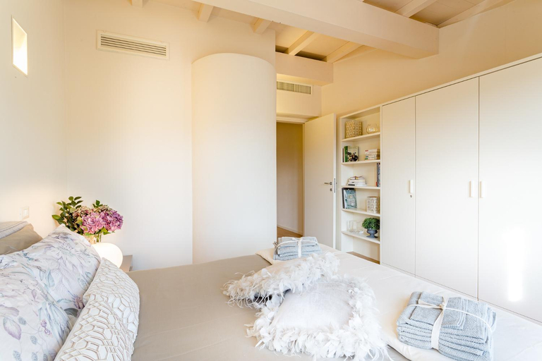 Bedroom 2, Casa Cachi 2, Modern Spacious 2 bedrooms apartment with terrace and elevator, Lucca