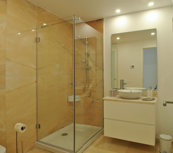 Bathroom, Alfama Prime by Homing, Lisbon