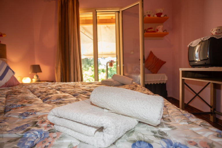 2, Alexis & Loula Village House, Ionian Islands