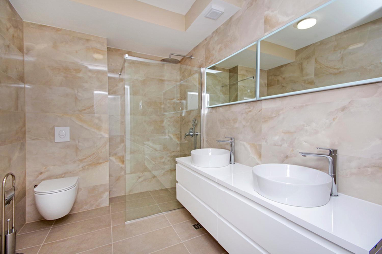 Bathroom 2, Sunset Apartments, Makarska