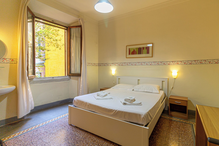 Bedroom 4, Soggiorno Primavera, Florence